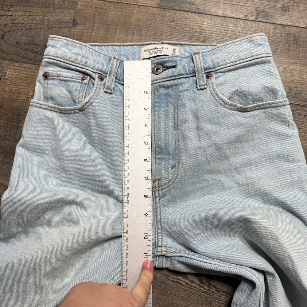 Abercrombie & Fitch The 90's Straight Ultra High-Rise Denim Jeans Destress Holes - Picture 11 of 11